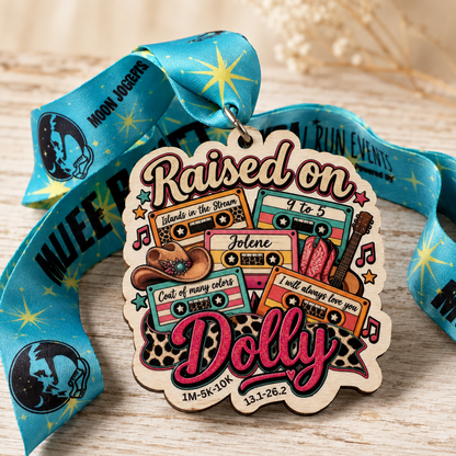 Limited-edition raised wood medal for the Dolly Virtual Race 2026 by virtualrunevent, featuring intricate design and vibrant colors.