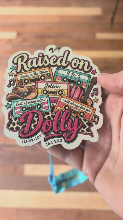 Raised on Dolly Virtual Race 2026 – Limited-Edition Wood Medal